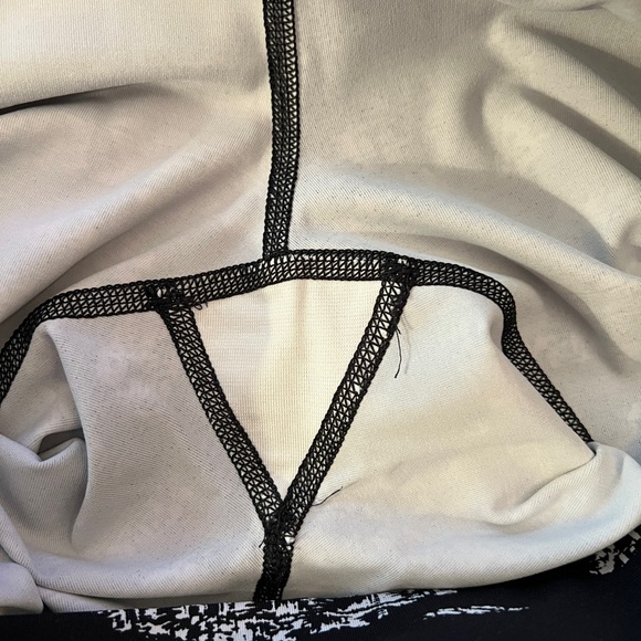 Lululemon Black and White Women's leggings, size 10 Like new - Picture 12 of 12